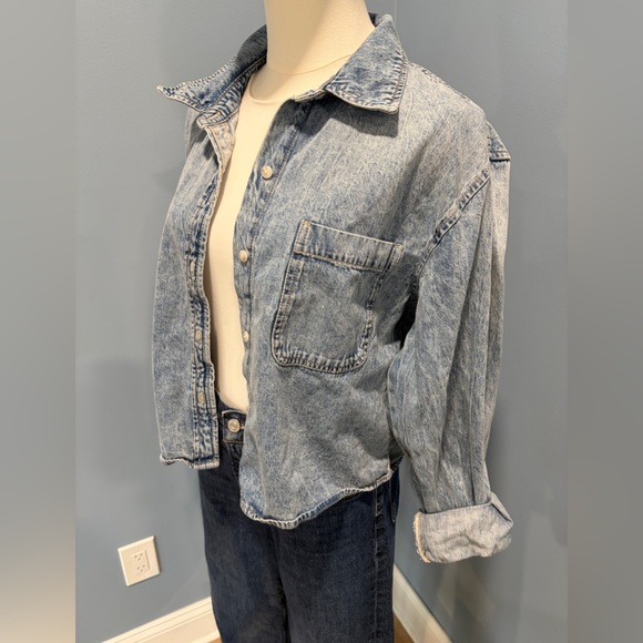 Universal Thread Tops - Universal Thread Cropped Denim Button Down Shirt Jacket Size L